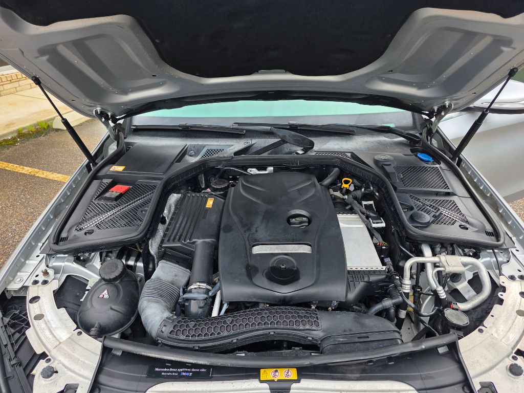 2015 Mercedes-Benz C Class - $15,989
