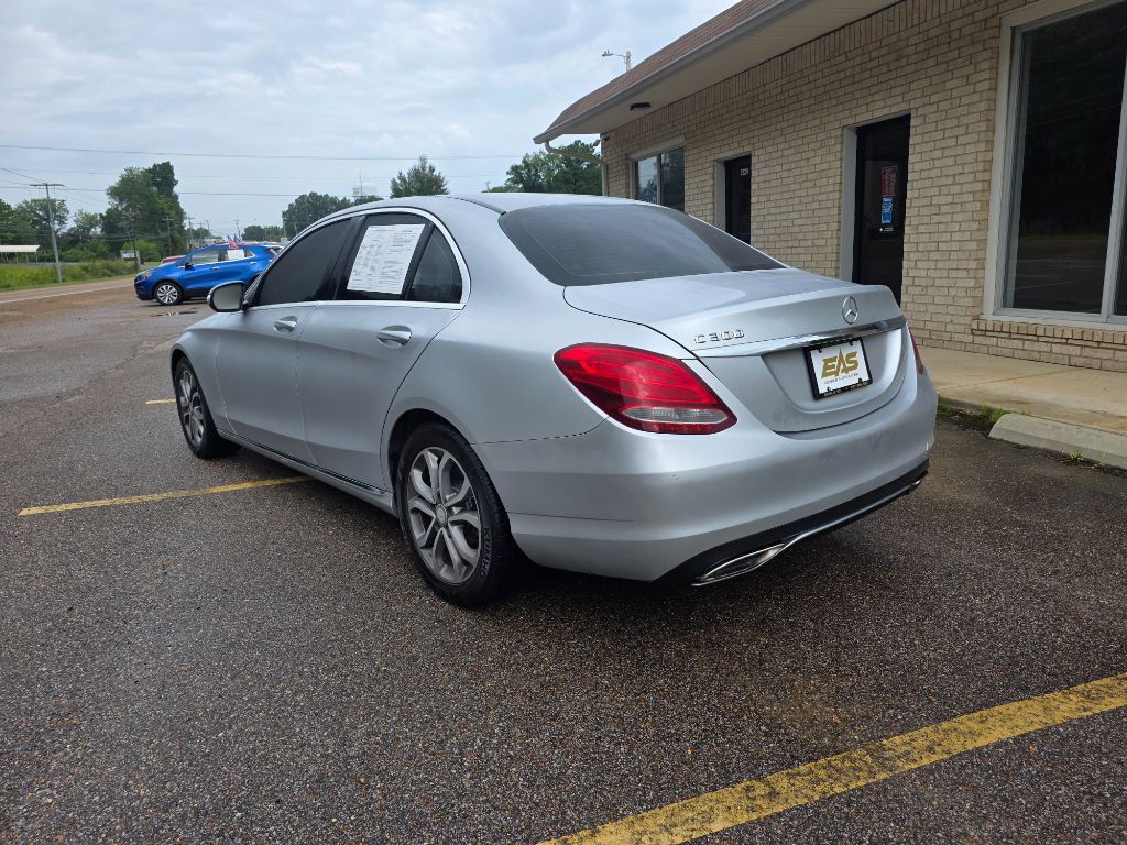 2015 Mercedes-Benz C Class - $15,989