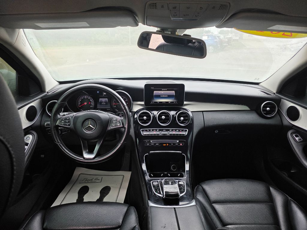 2015 Mercedes-Benz C Class - $15,989