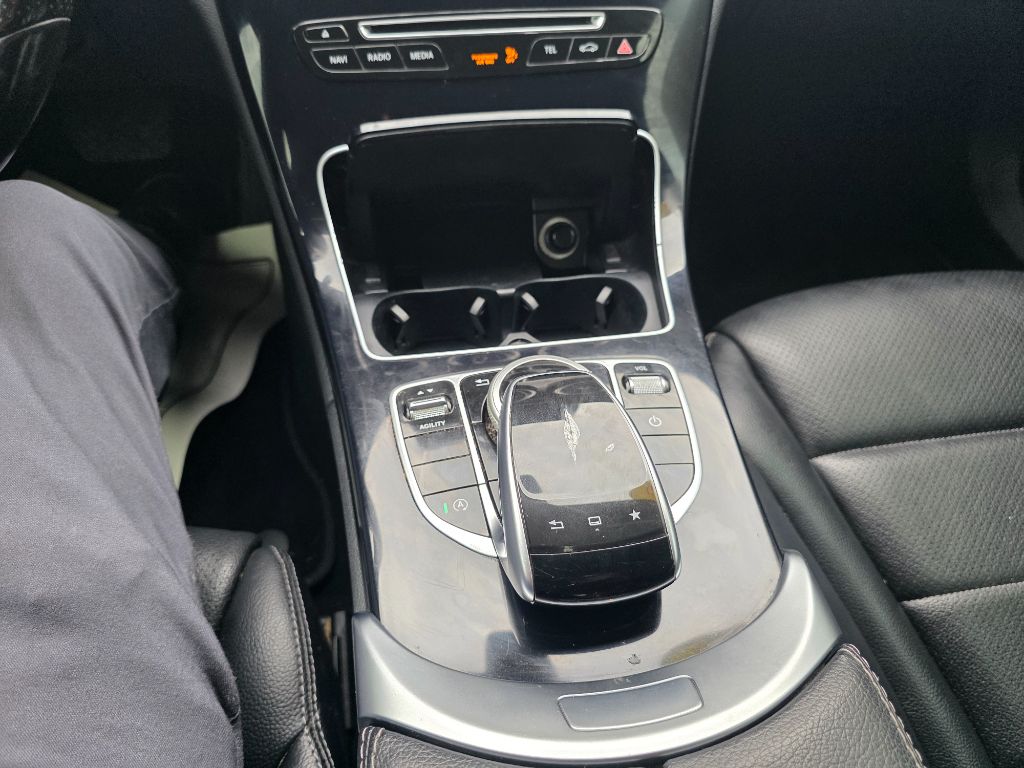 2015 Mercedes-Benz C Class - $15,989