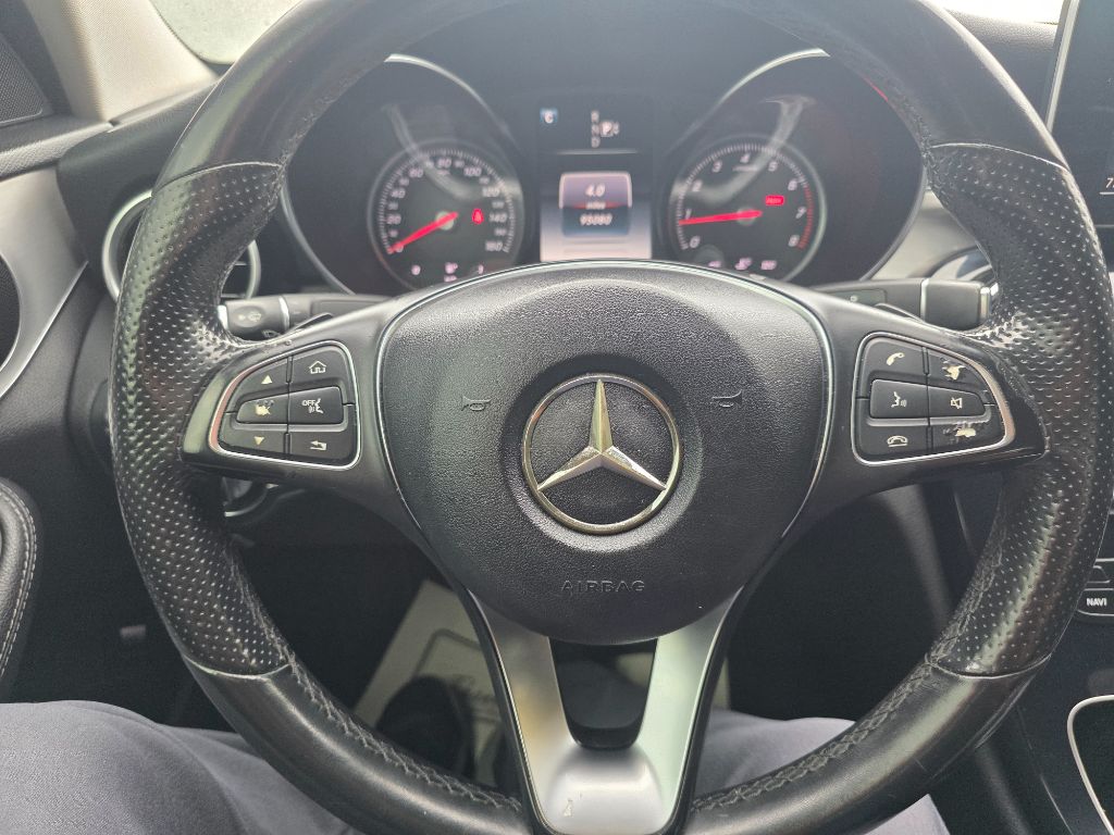 2015 Mercedes-Benz C Class - $15,989