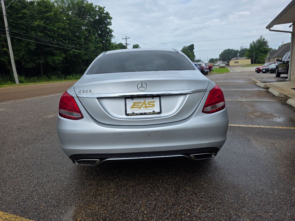 2015 Mercedes-Benz C Class - $15,989