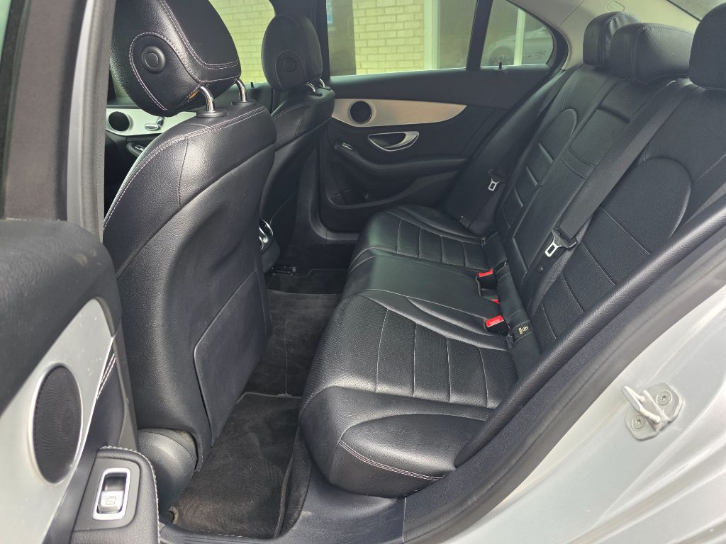 2015 Mercedes-Benz C Class - $15,989