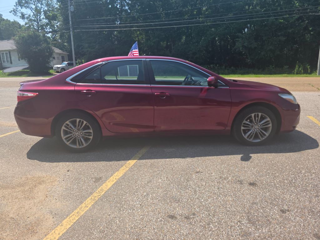2017 Toyota Camry - $15,989