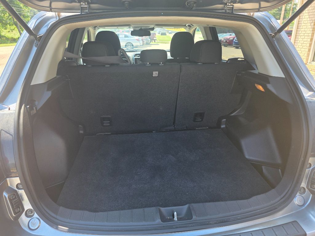 2020 Mitsubishi Outlander - $15,983