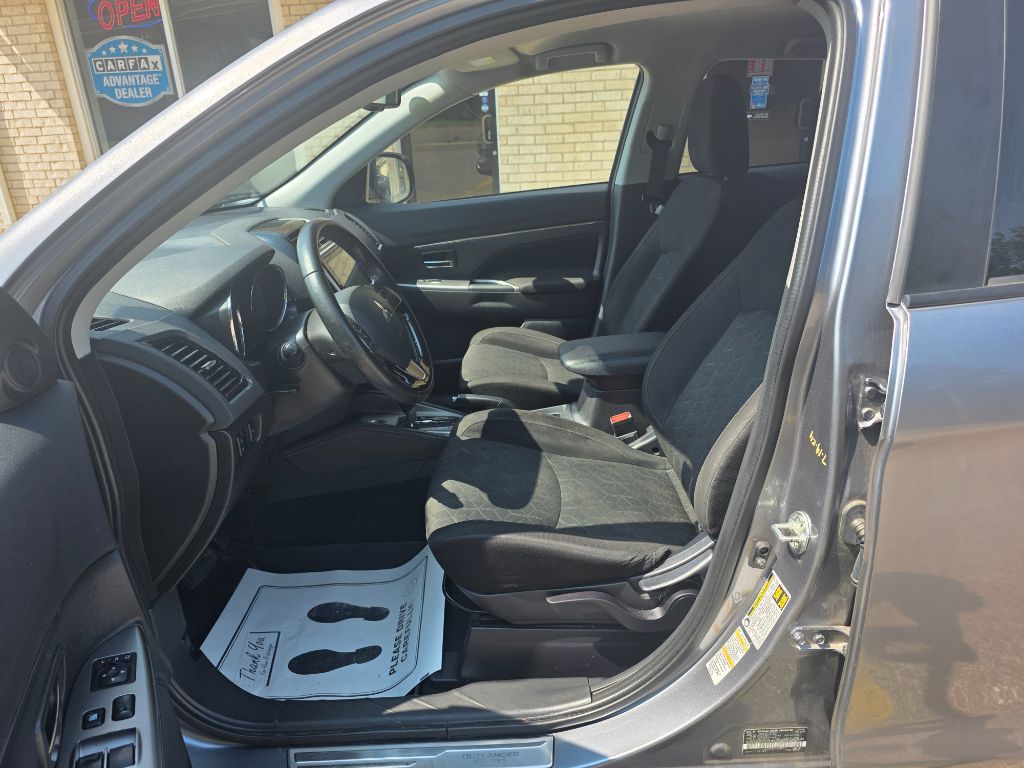 2020 Mitsubishi Outlander - $15,983