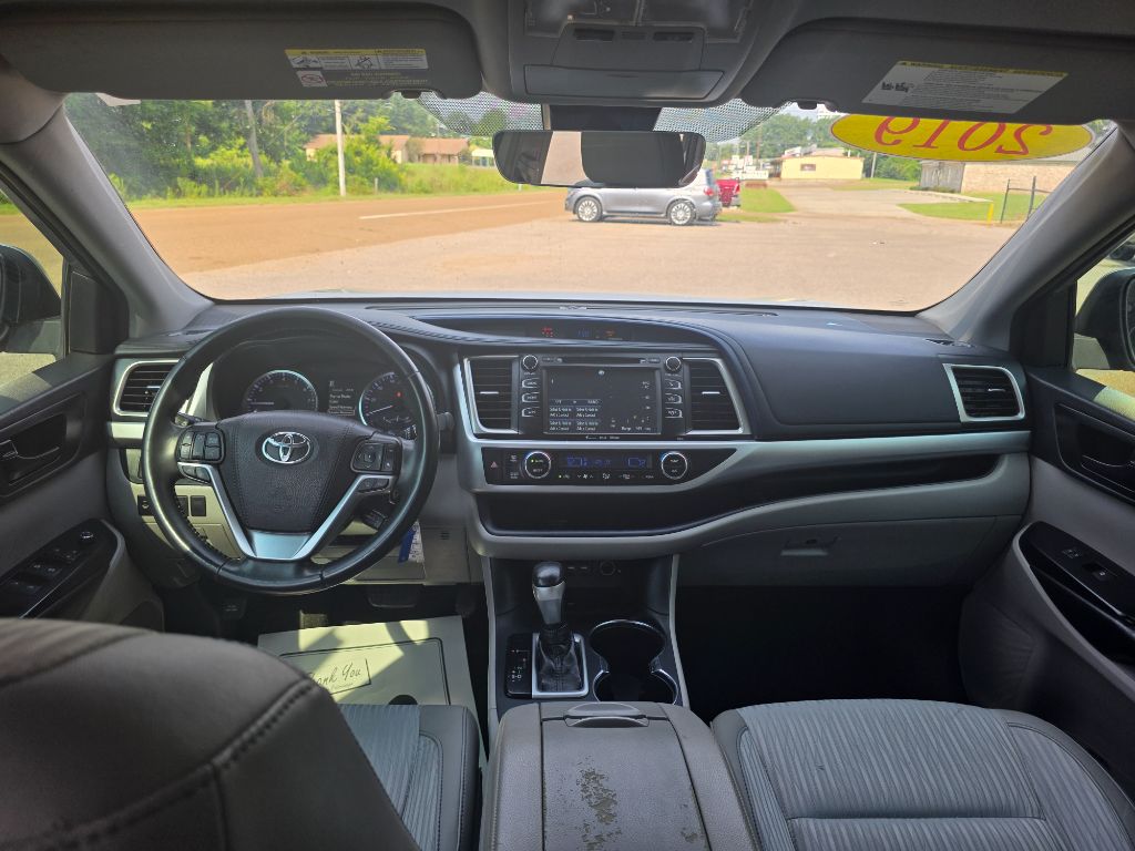 2019 Toyota Highlander - $18,989