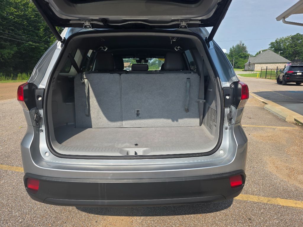 2019 Toyota Highlander - $18,989
