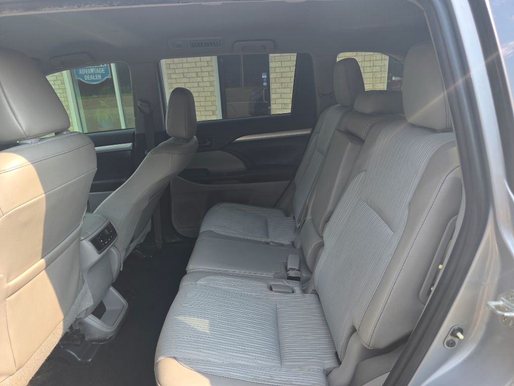 2019 Toyota Highlander - $18,989