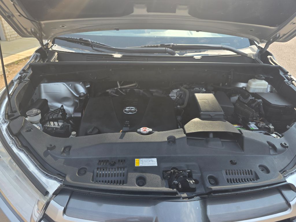 2019 Toyota Highlander - $18,989