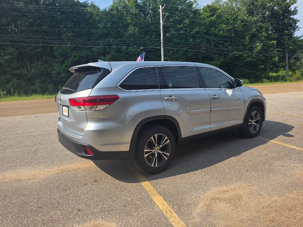 2019 Toyota Highlander - $18,989