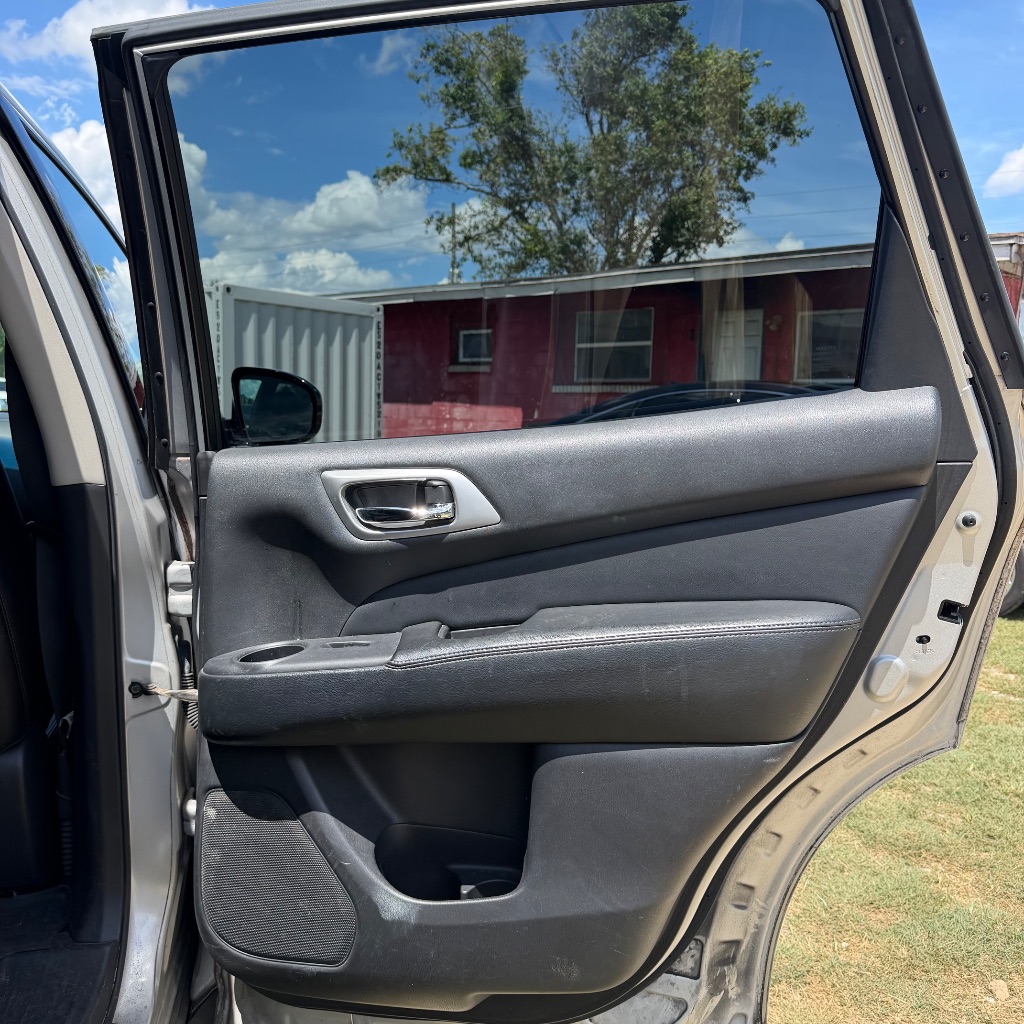 2015 Nissan Pathfinder - $6,992