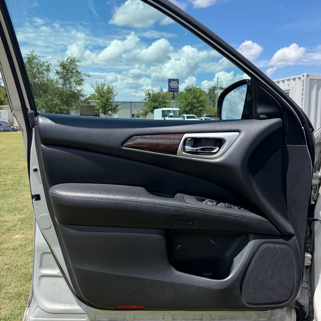 2015 Nissan Pathfinder - $6,992