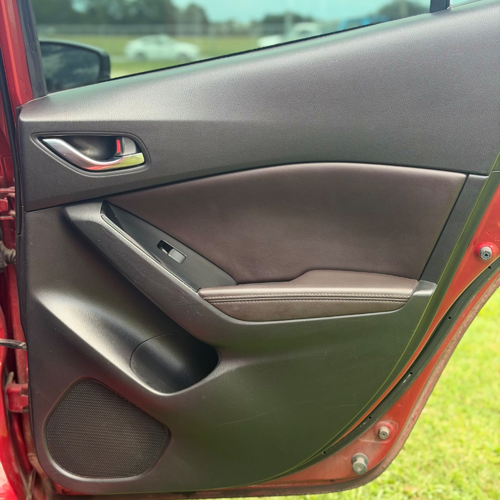 2018 MAZDA MAZDA3 - $9,250