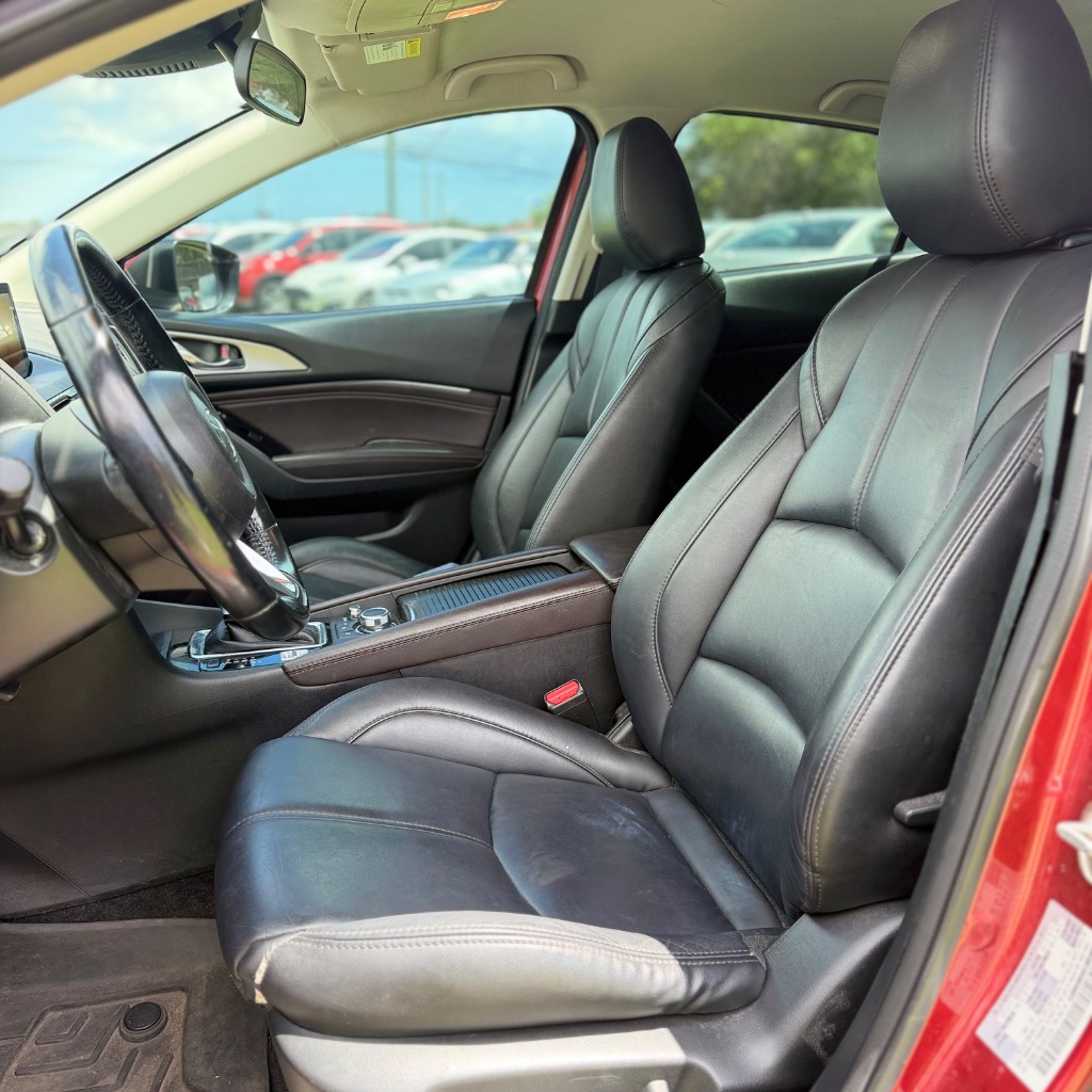 2018 MAZDA MAZDA3 - $9,991