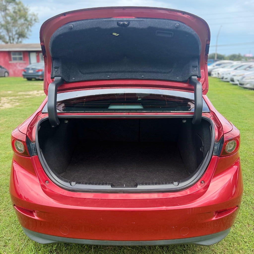 2018 MAZDA MAZDA3 - $9,250