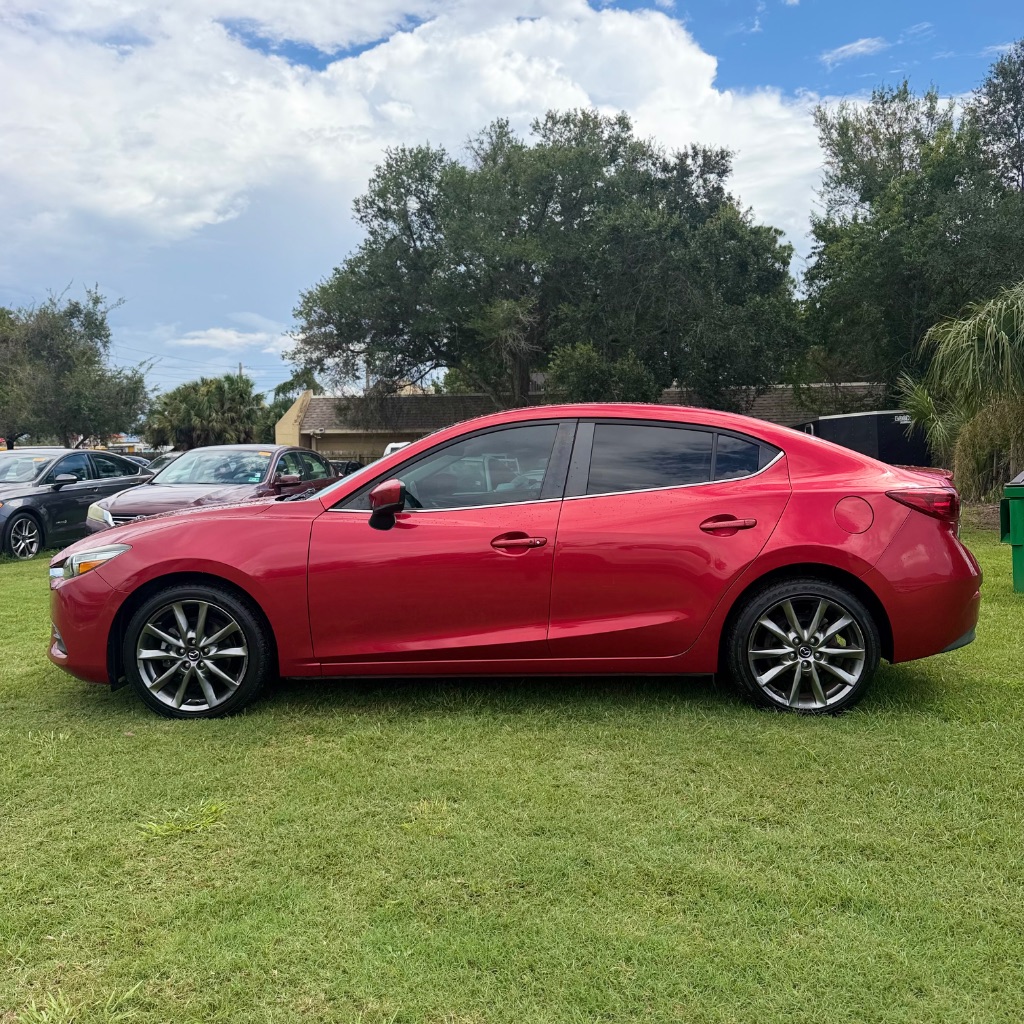 2018 MAZDA MAZDA3 - $9,250