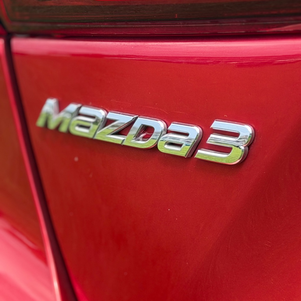 2018 MAZDA MAZDA3 - $9,250