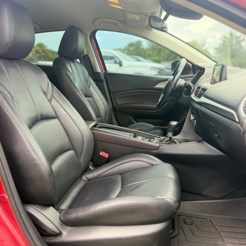 2018 MAZDA MAZDA3 - $9,250