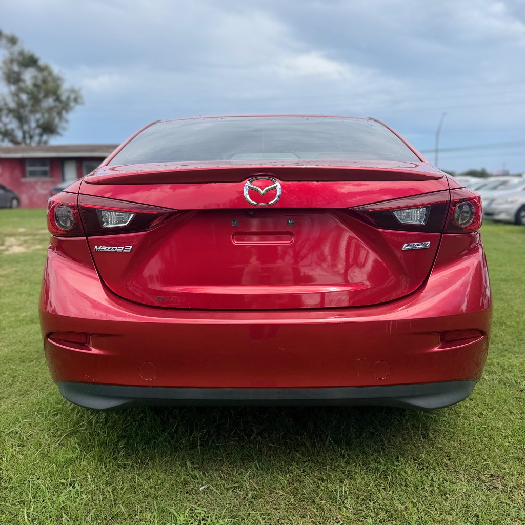 2018 MAZDA MAZDA3 - $9,250