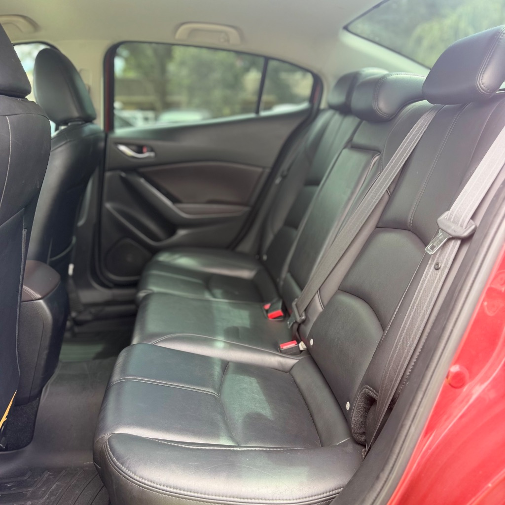 2018 MAZDA MAZDA3 - $9,250