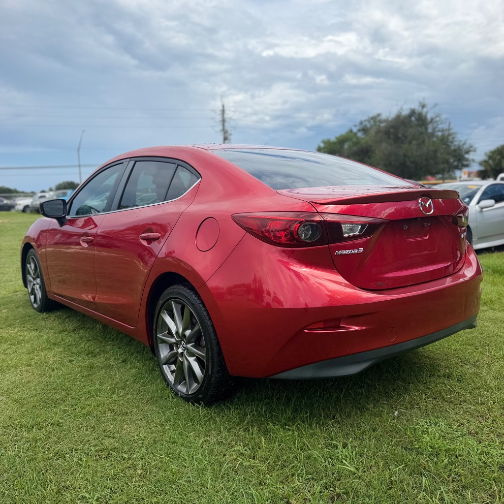 2018 MAZDA MAZDA3 - $9,250