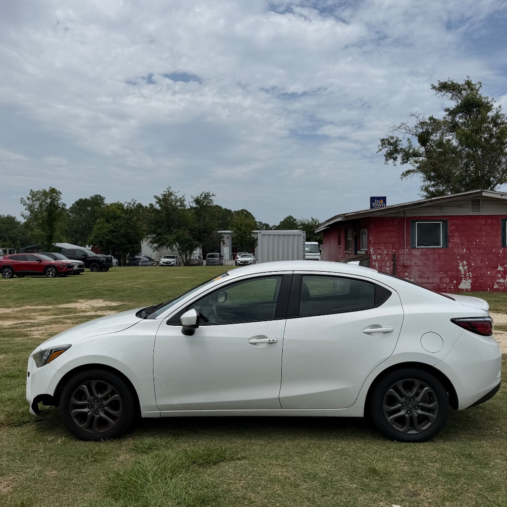 2019 Toyota Yaris - $6,991