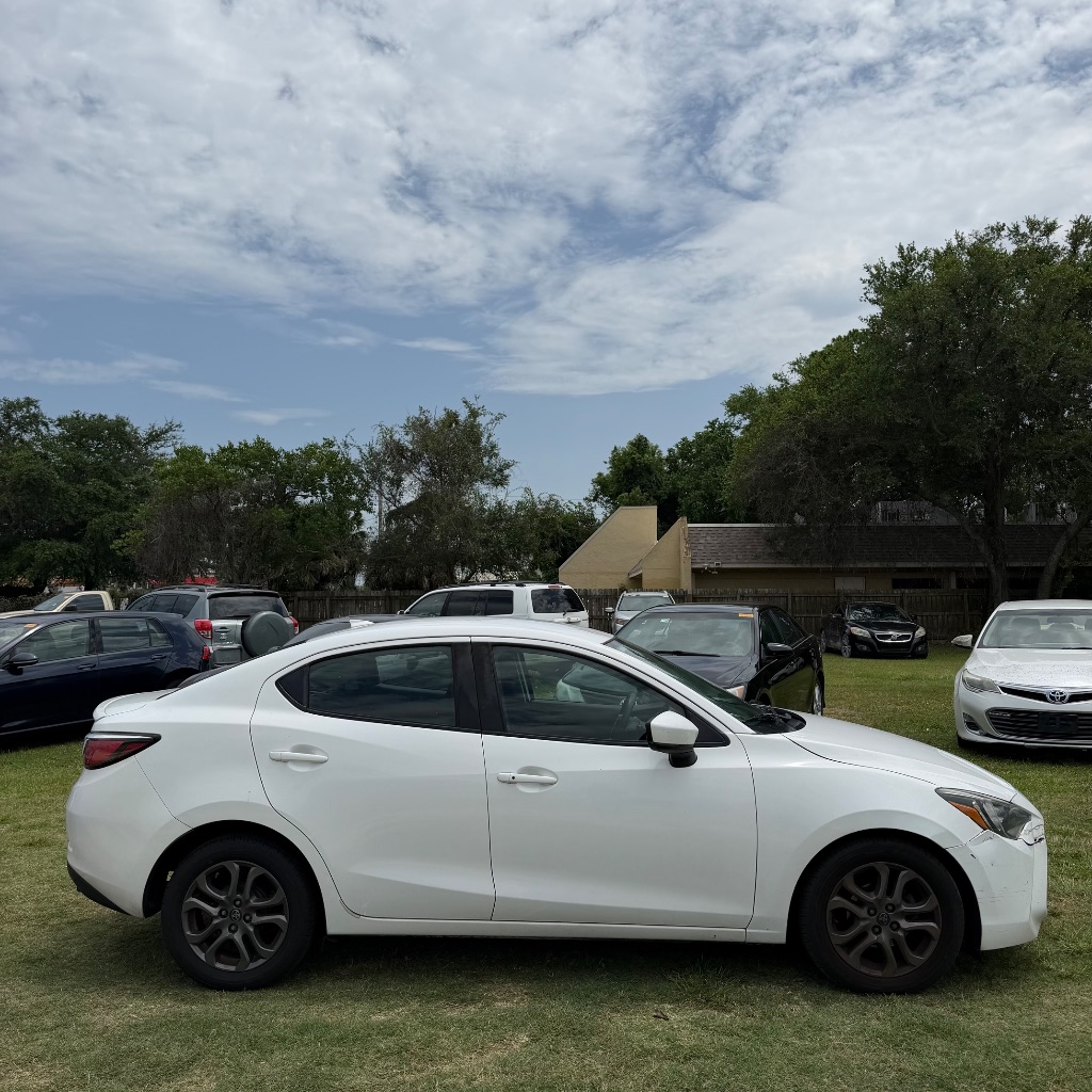 2019 Toyota Yaris - $6,991
