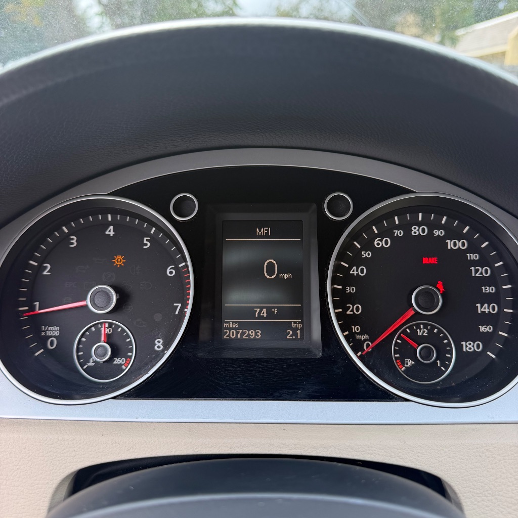 2011 Volkswagen Passat - $2,900