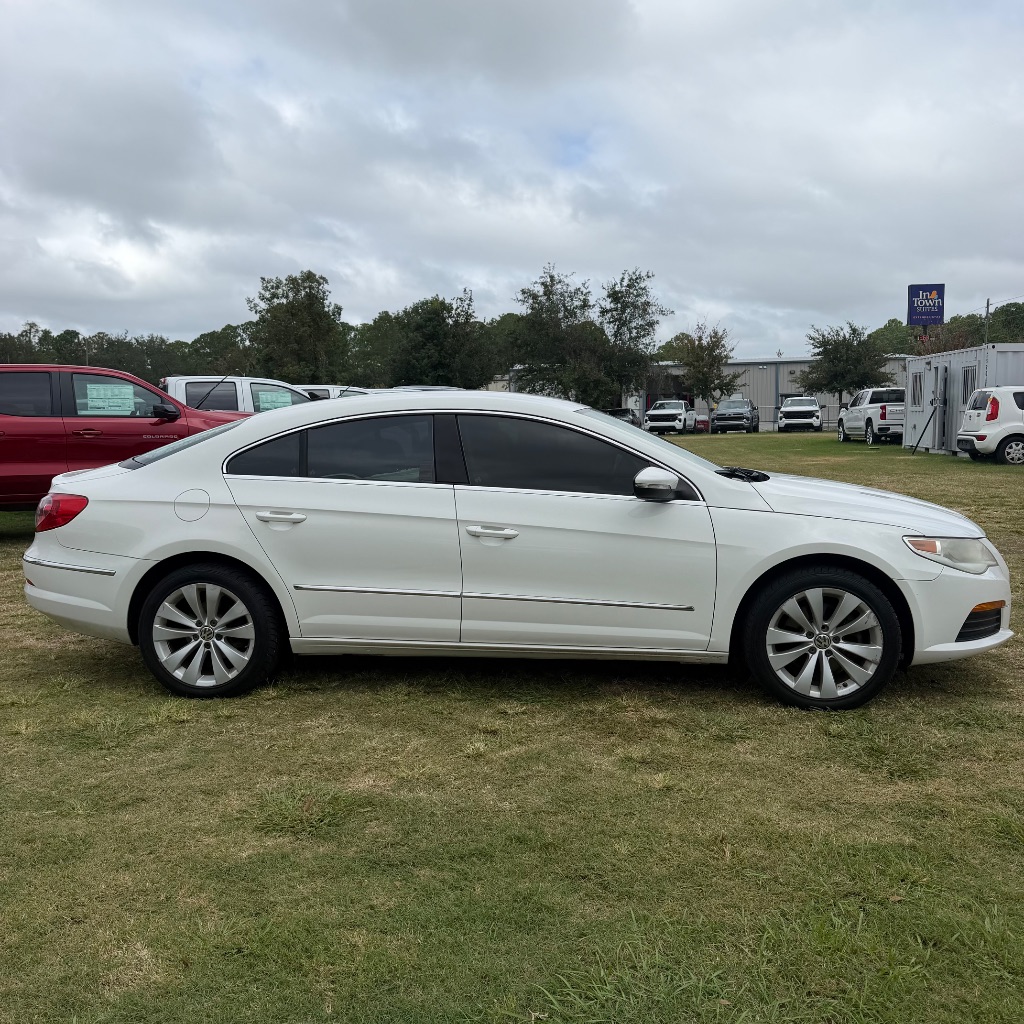 2011 Volkswagen Passat - $2,900