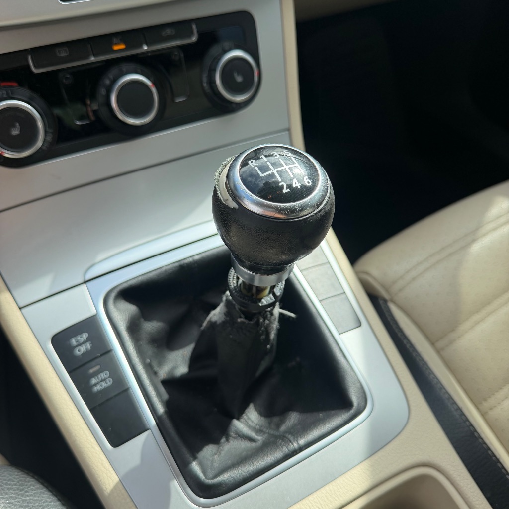 2011 Volkswagen Passat - $2,900