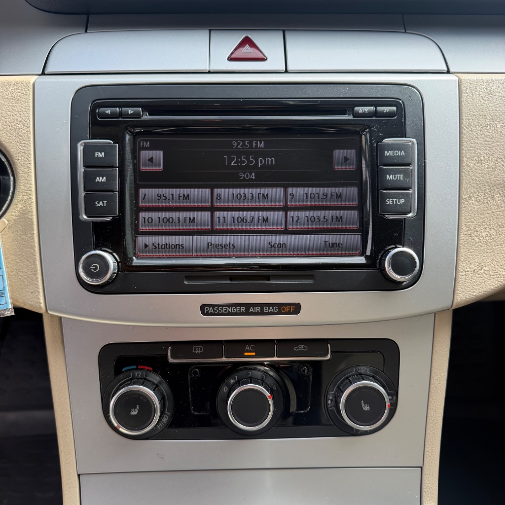 2011 Volkswagen Passat - $2,900