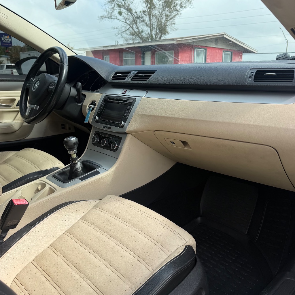 2011 Volkswagen Passat - $2,900