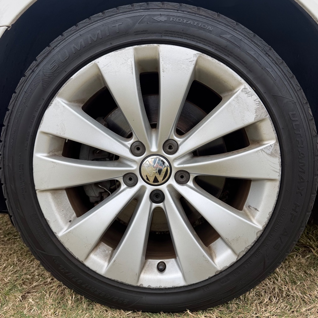 2011 Volkswagen Passat - $2,900