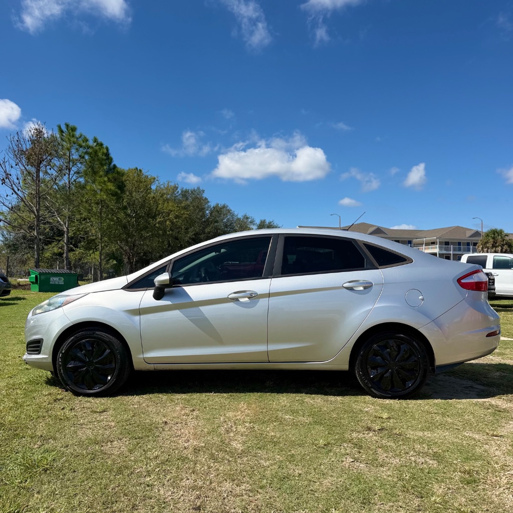 2017 Ford Fiesta - $3,991