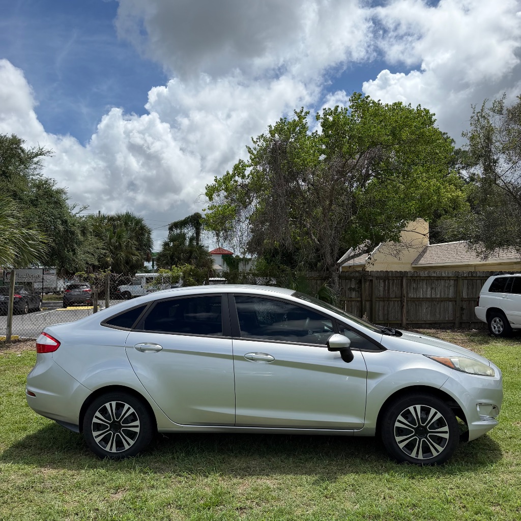 2017 Ford Fiesta - $3,991