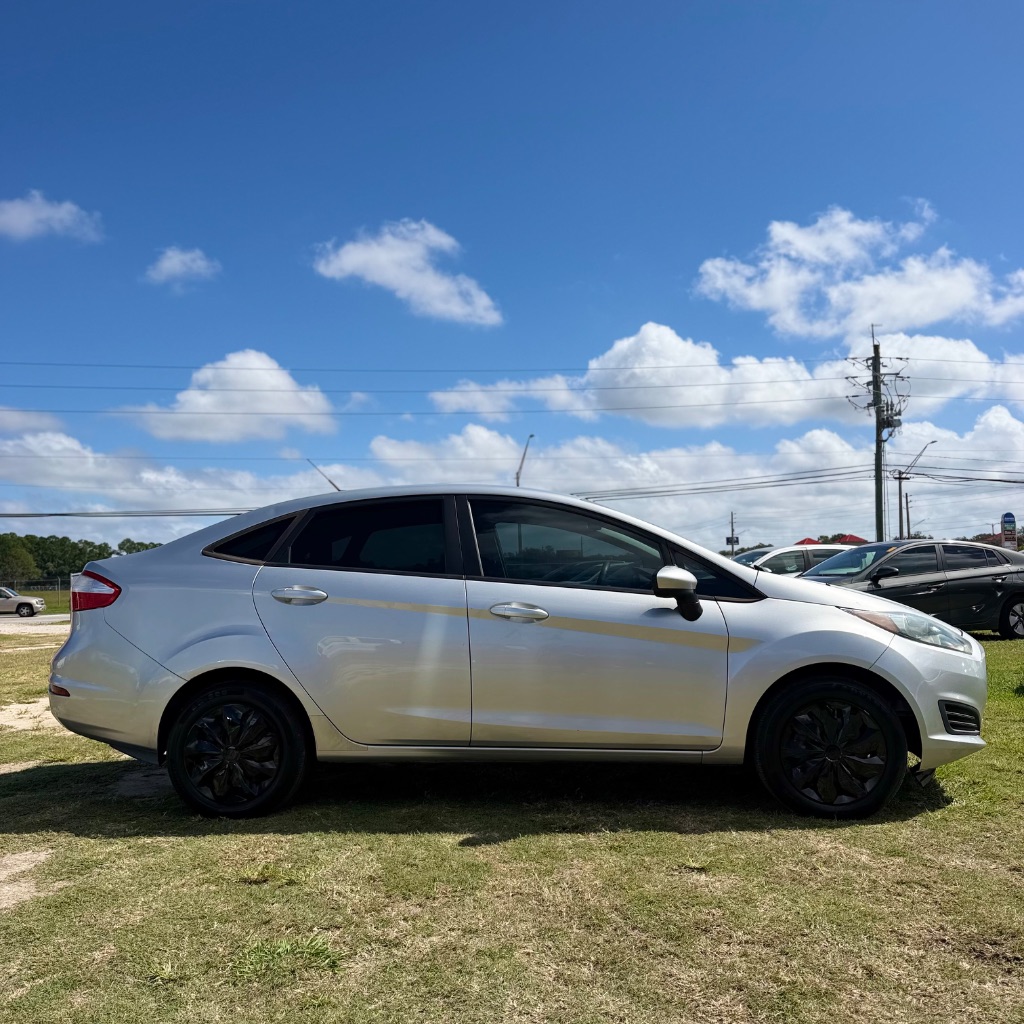 2017 Ford Fiesta - $3,991