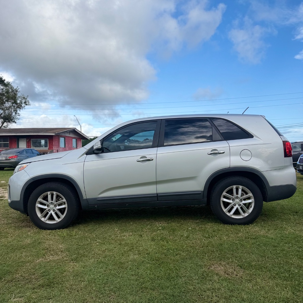 2014 Kia Sorento - $5,500
