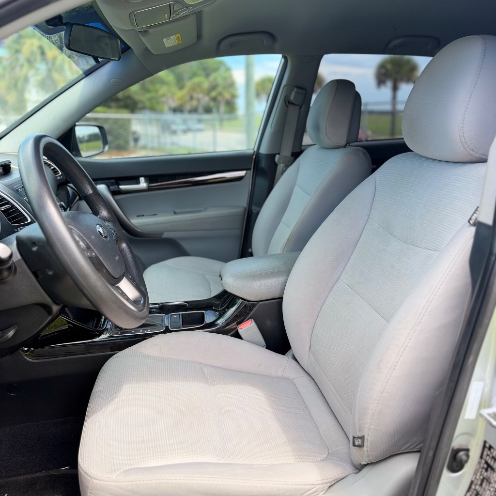 2014 Kia Sorento - $5,500