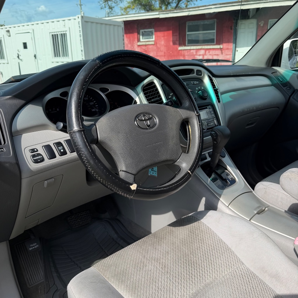 2007 Toyota Highlander - $3,500