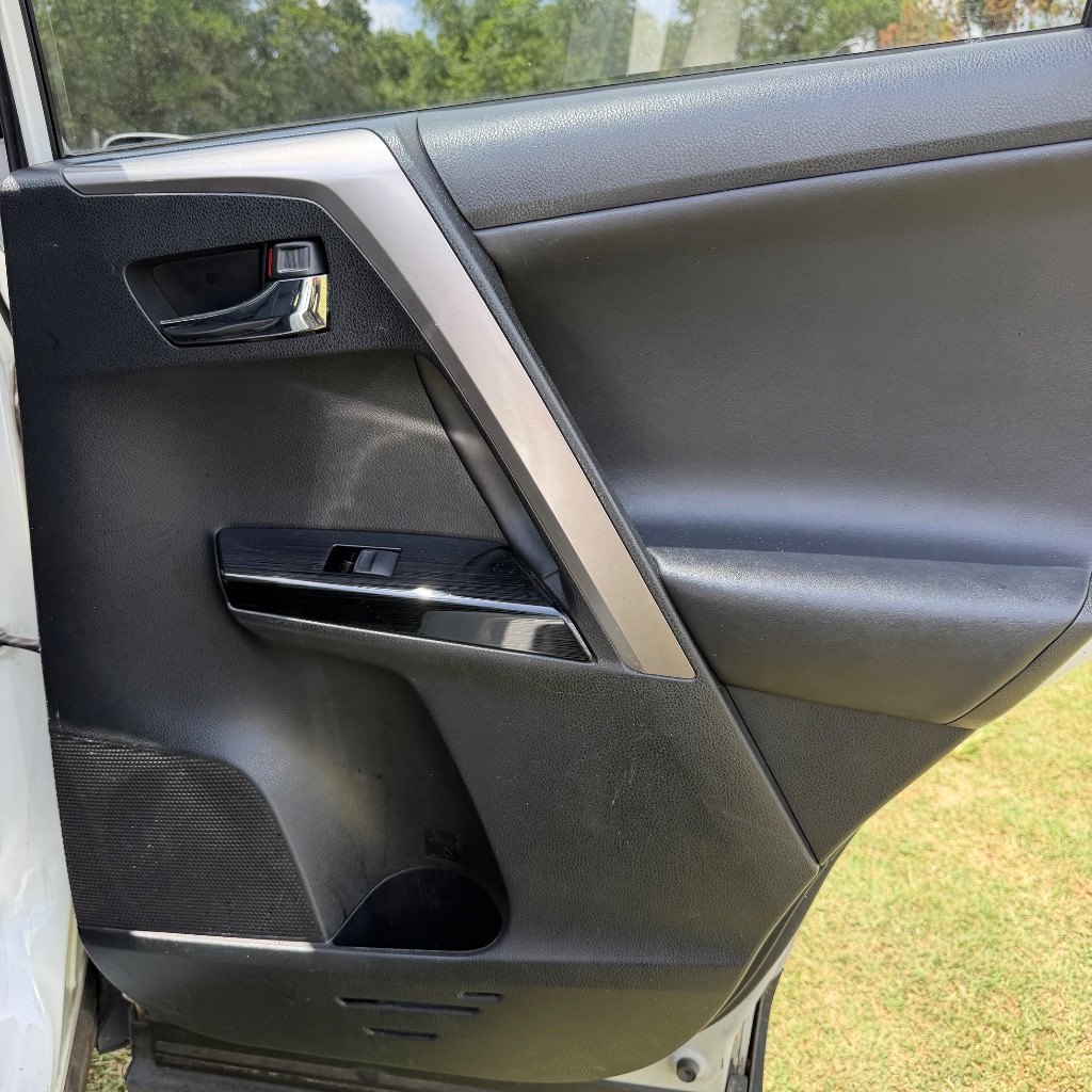 2018 Toyota RAV4 - $10,991