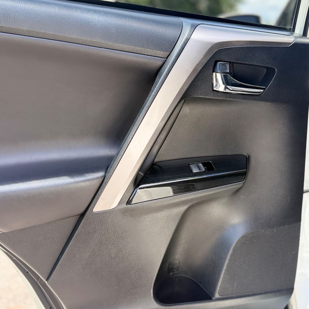 2018 Toyota RAV4 - $8,994
