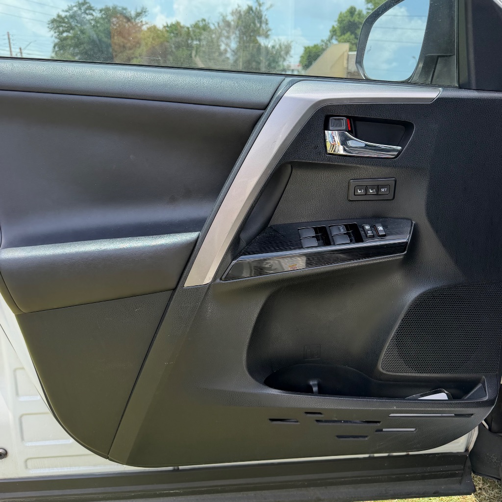 2018 Toyota RAV4 - $10,991