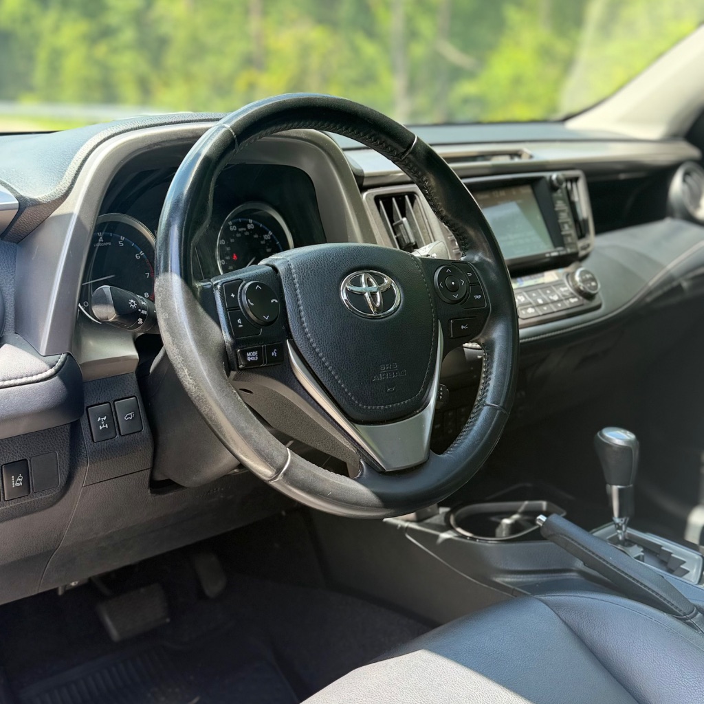 2018 Toyota RAV4 - $8,994