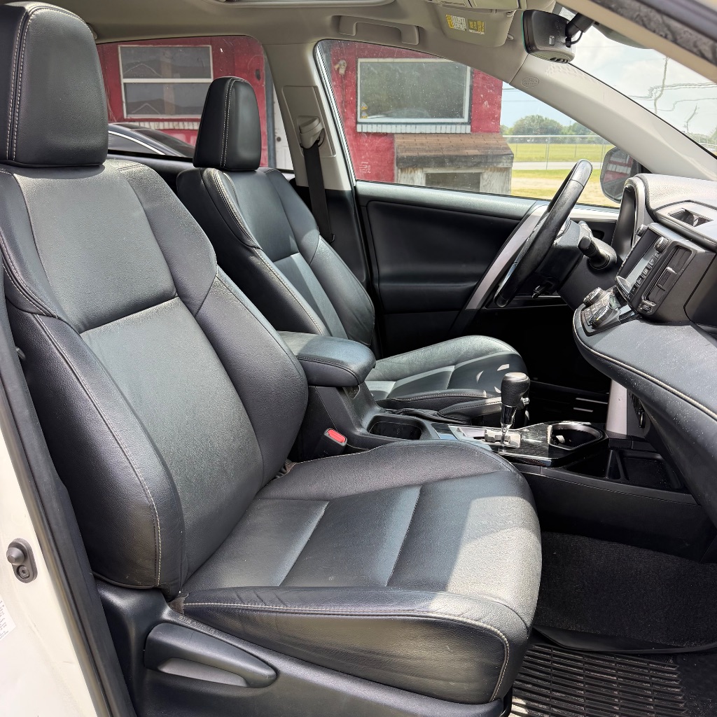 2018 Toyota RAV4 - $10,991