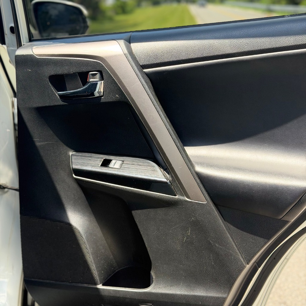 2018 Toyota RAV4 - $8,994