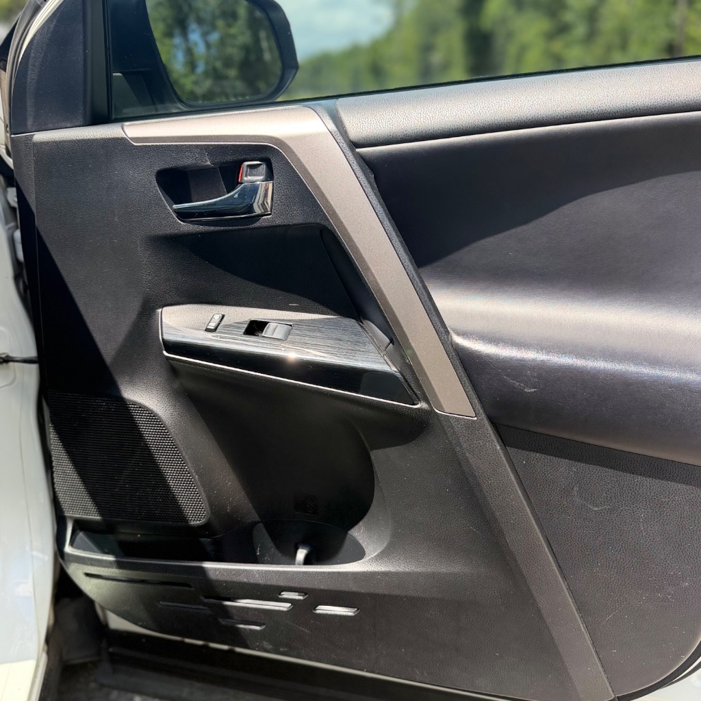 2018 Toyota RAV4 - $8,994