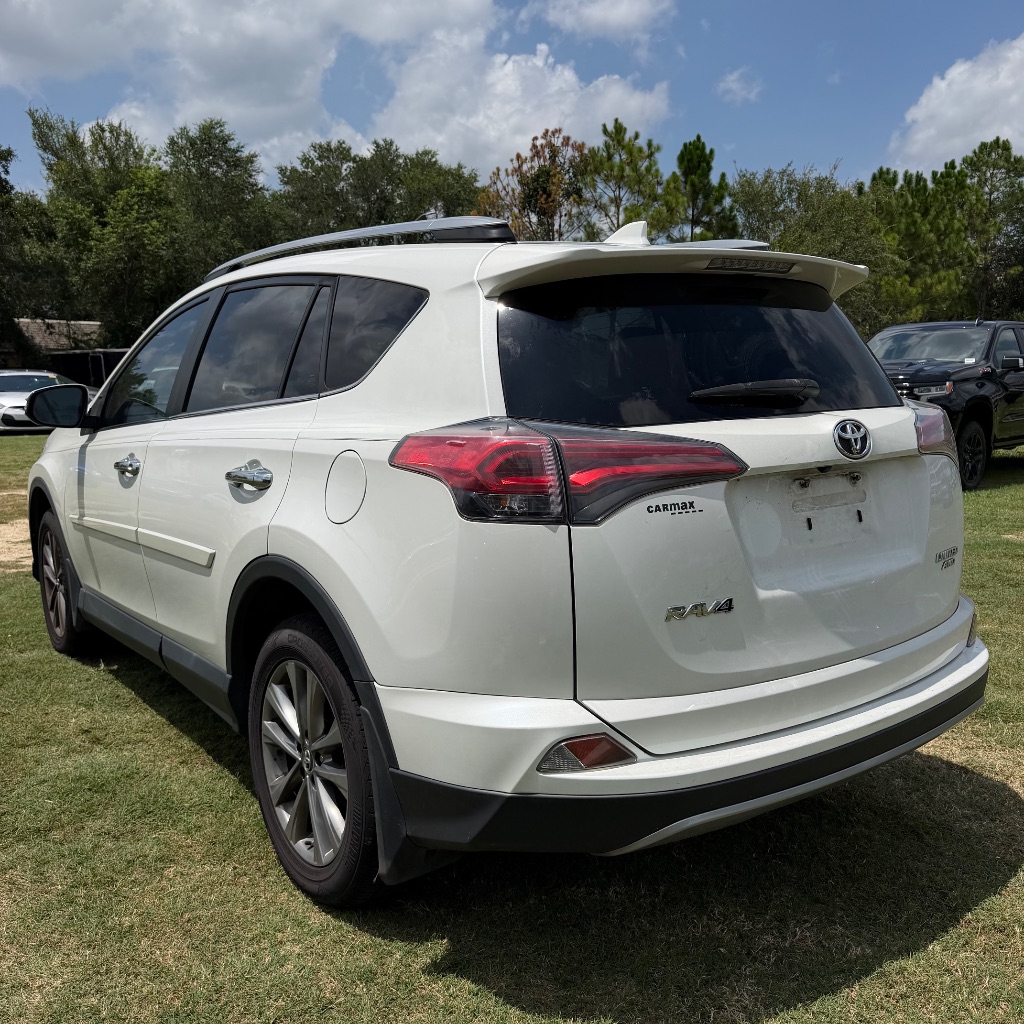 2018 Toyota RAV4 - $10,991