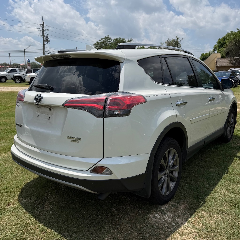 2018 Toyota RAV4 - $10,991