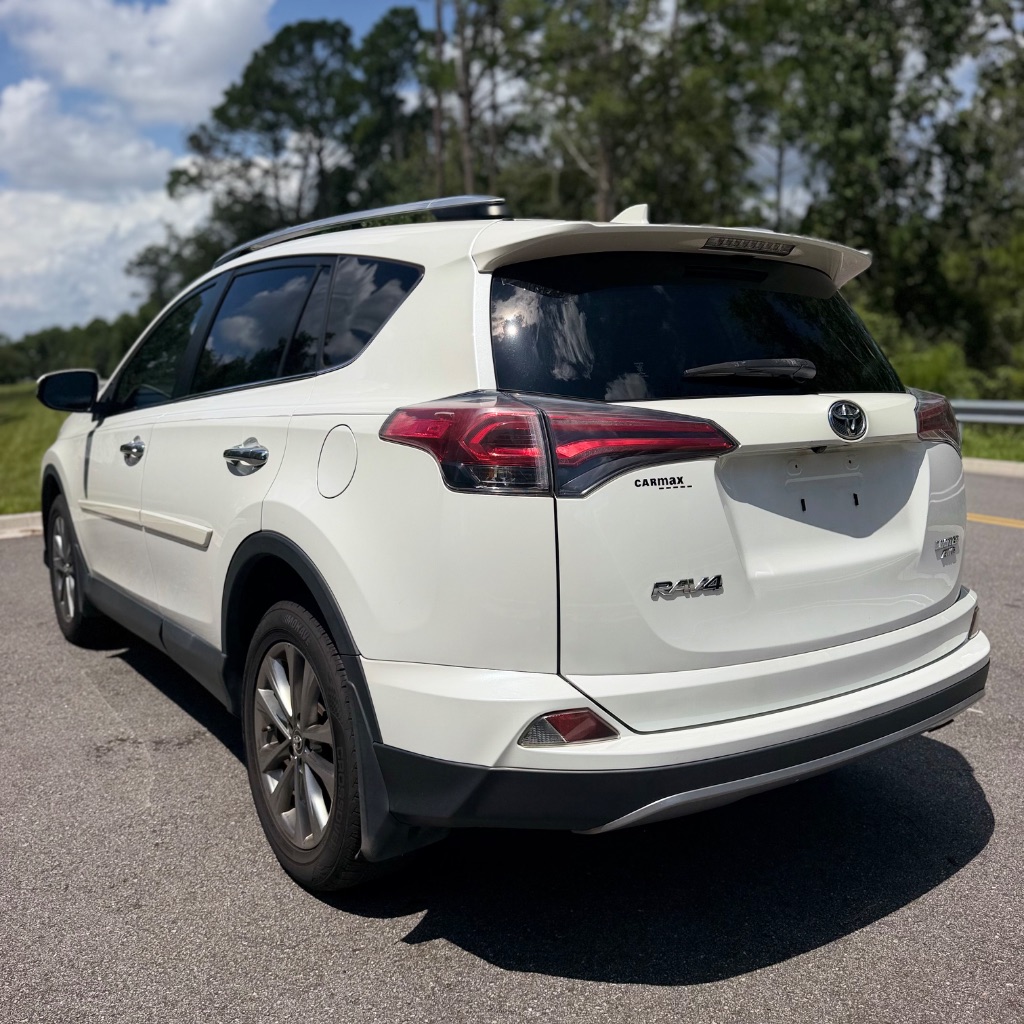 2018 Toyota RAV4 - $8,994